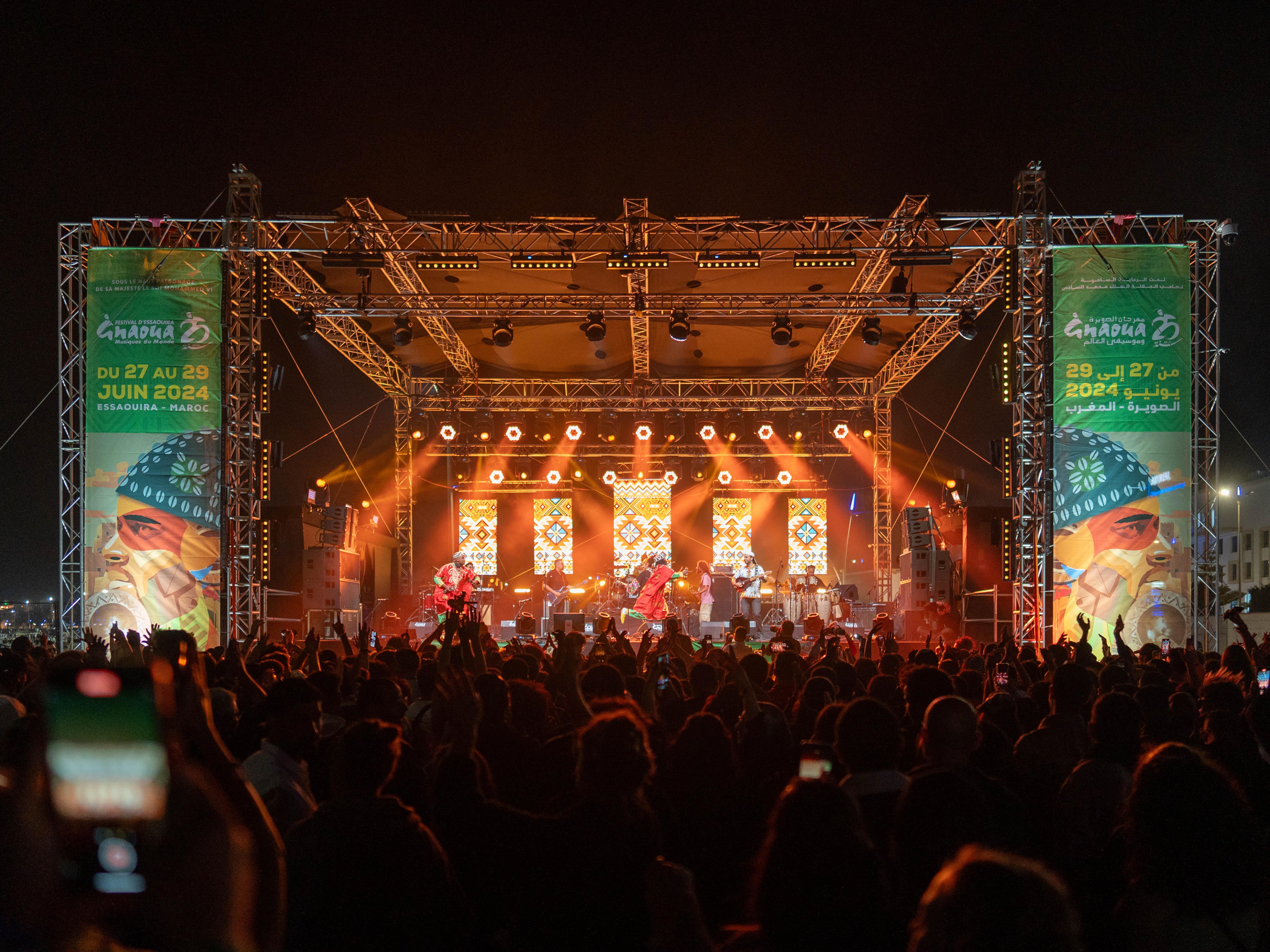 LA PLAGE-Scènes-du-Festival-Gnaoua-Essaouira 2025