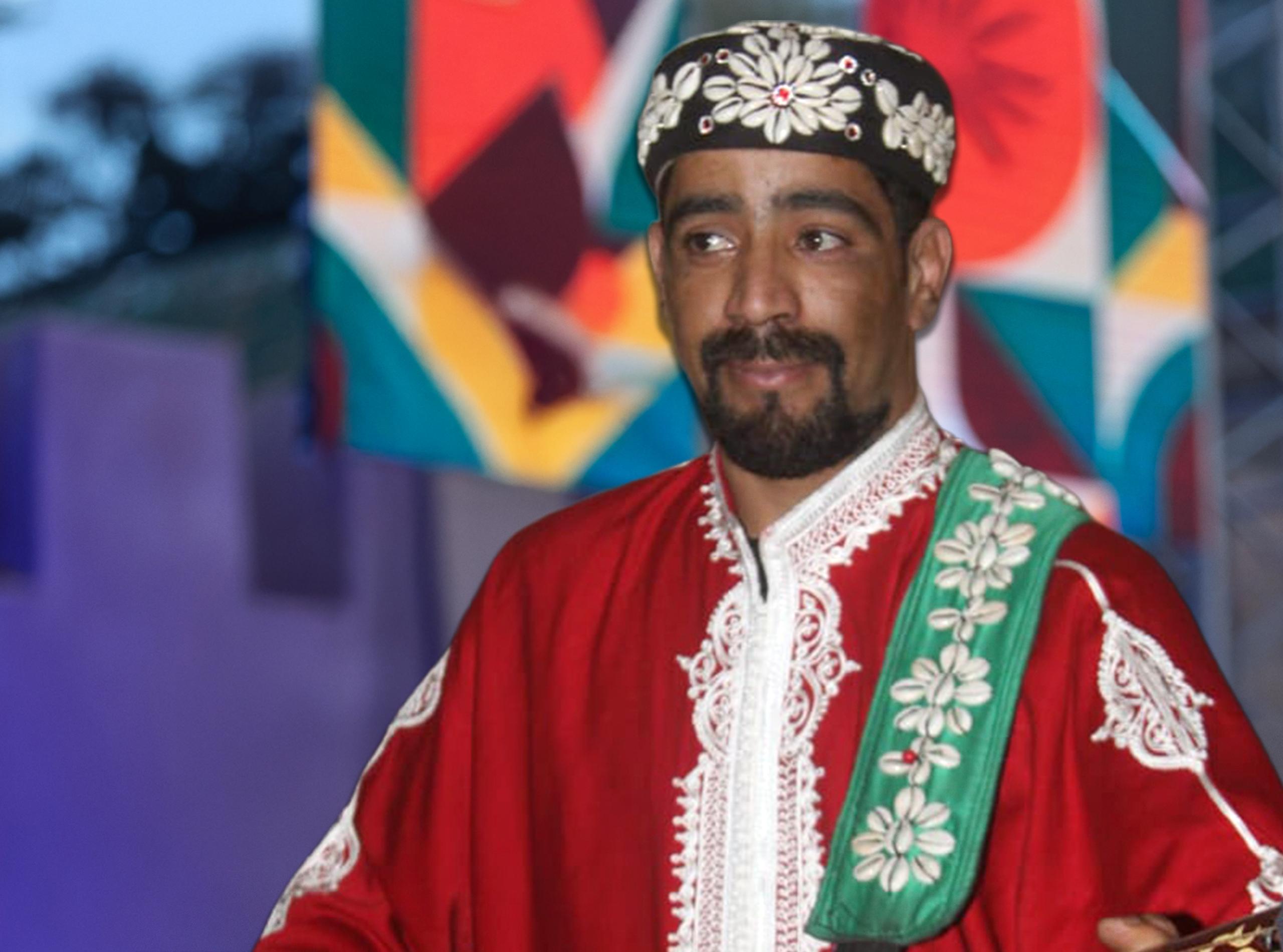 Maâlem Khalid Izoubaz - Du guembri d’Essaouira aux scènes du monde
