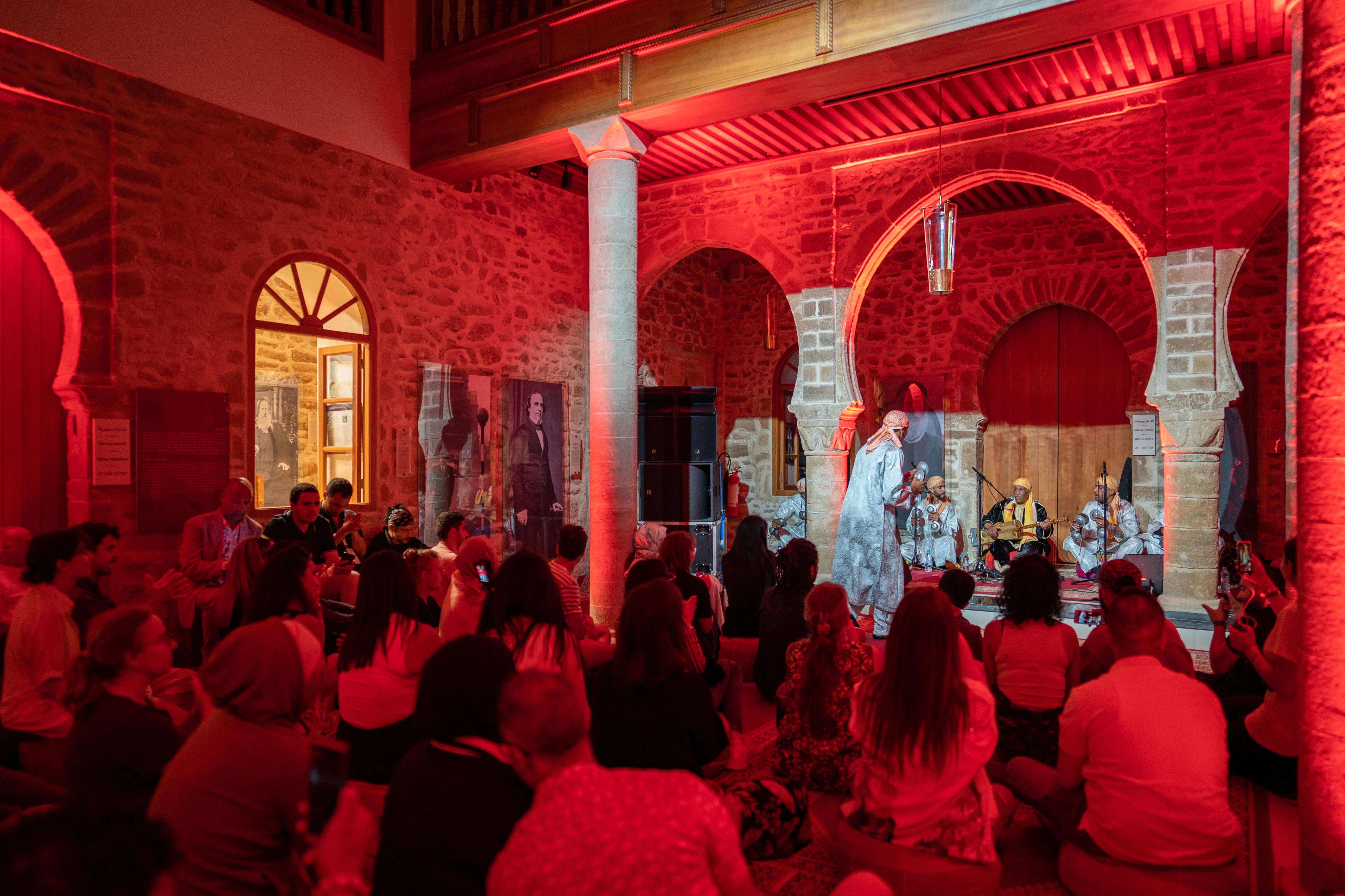 bayt dakira-Scènes-du-Festival-Gnaoua-Essaouira 2025